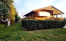 Chalet Collalto Con Piscina